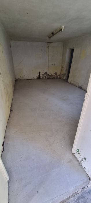 Vand casa singur pe curte utilitati:Gaz,Curent,Canalizare,Apa