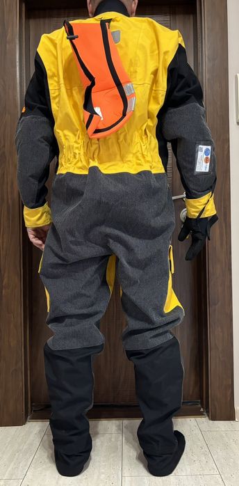 Професионален непромокаем