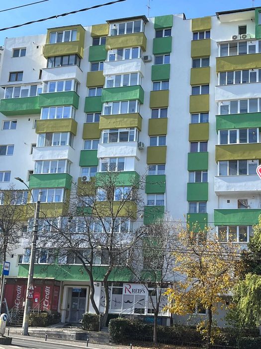 Pers fizica închiriez apartament 2 camere decomandat
