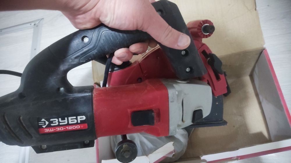 Штроборез ЗУБР ЗШ-30-1200 Т