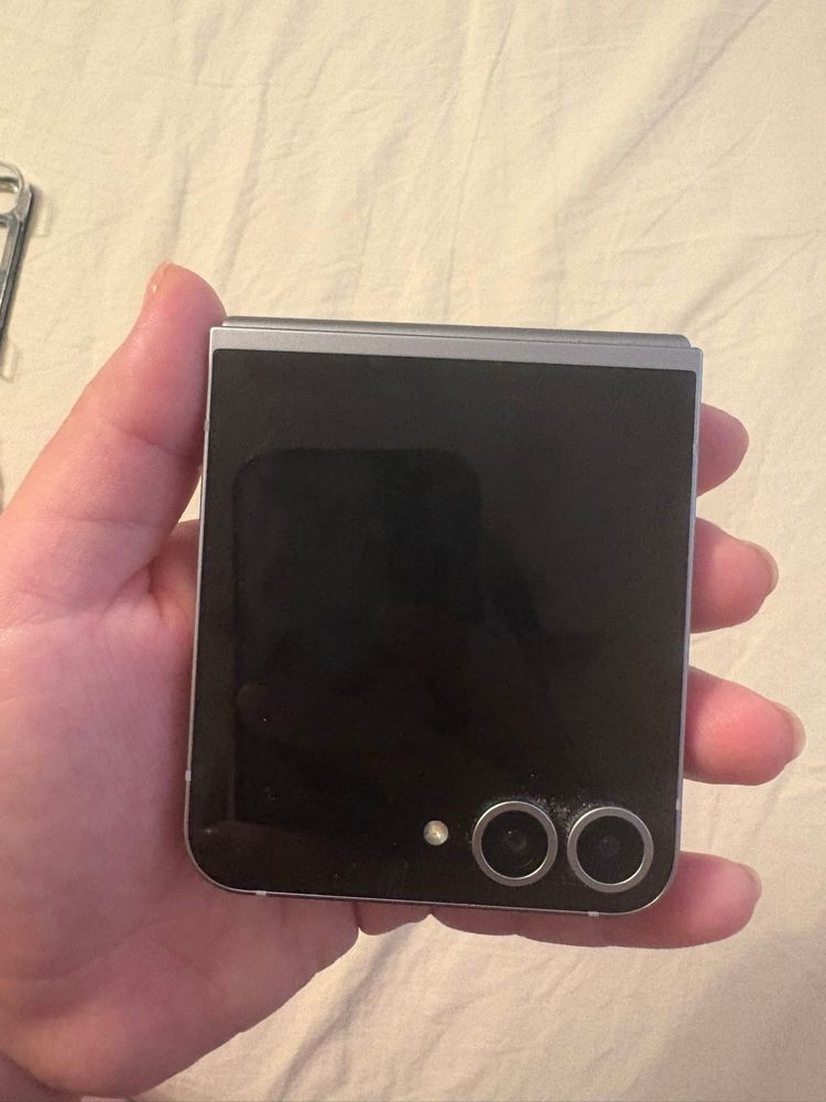 Samsung Galaxy Flip 6
