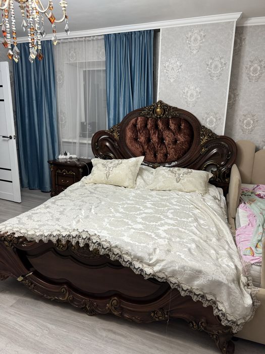 Продам спальный гарнитур