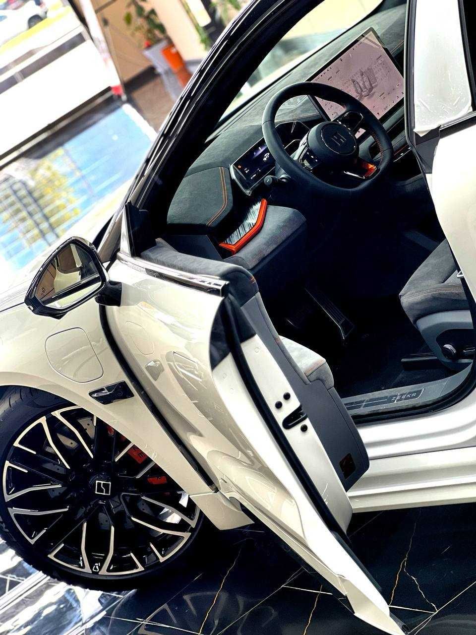 Zeekr 001 You Z-Sport version