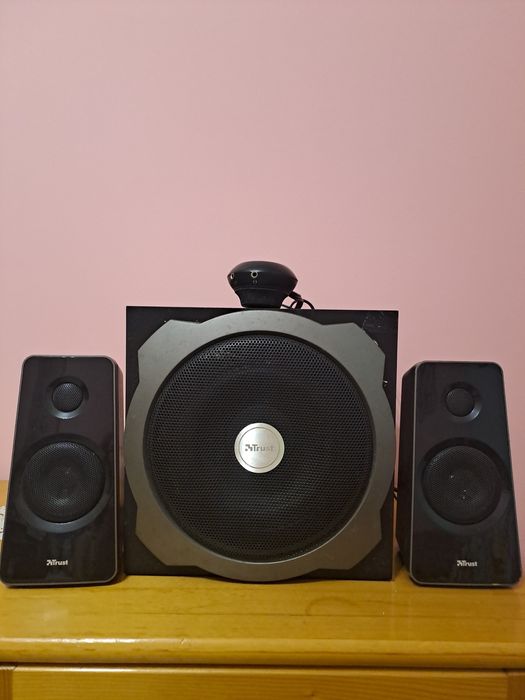 Тонколони марка-Trust.Работят отлично.т
