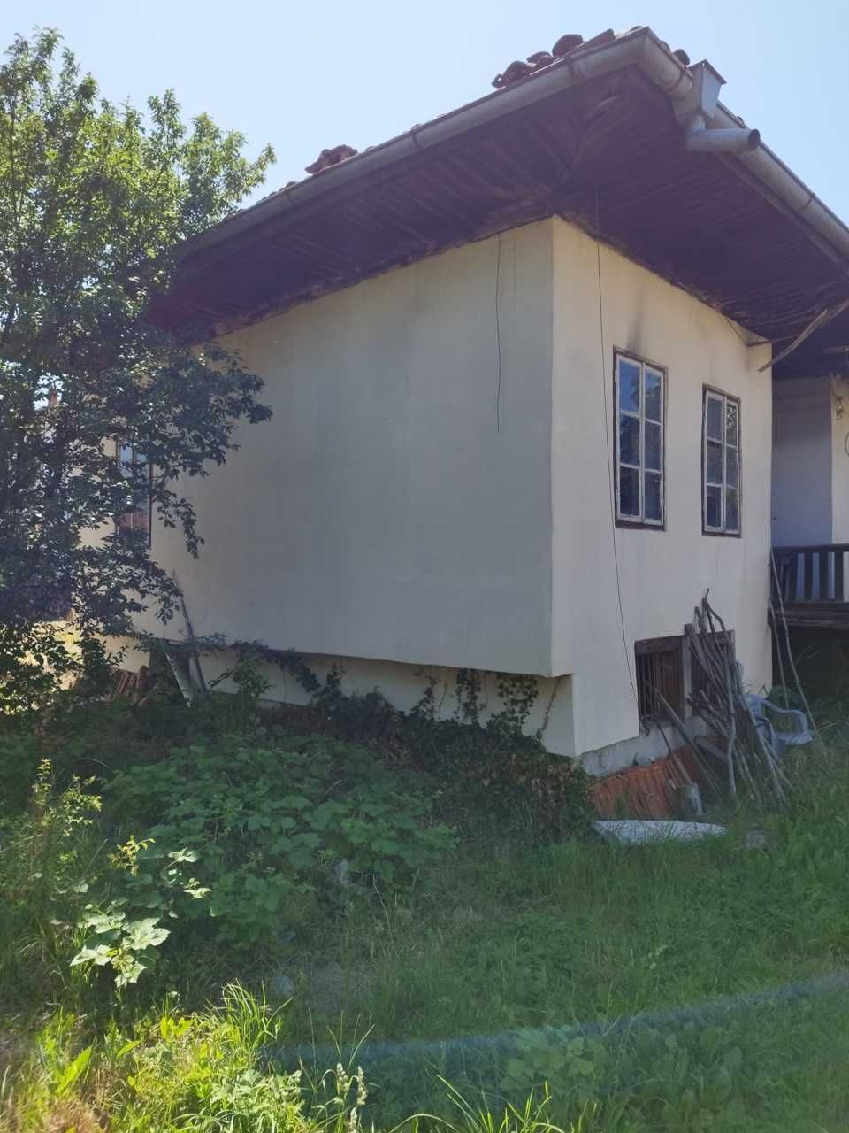 Продава стара къща с парцел в гр.Пирдоп - център