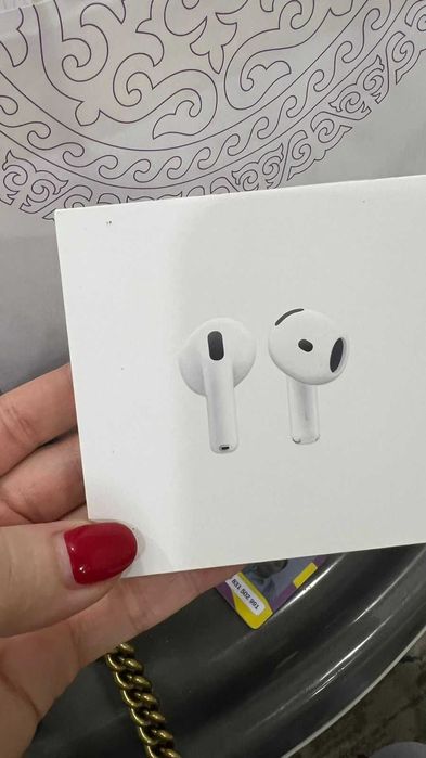 наушник  AirPods 4