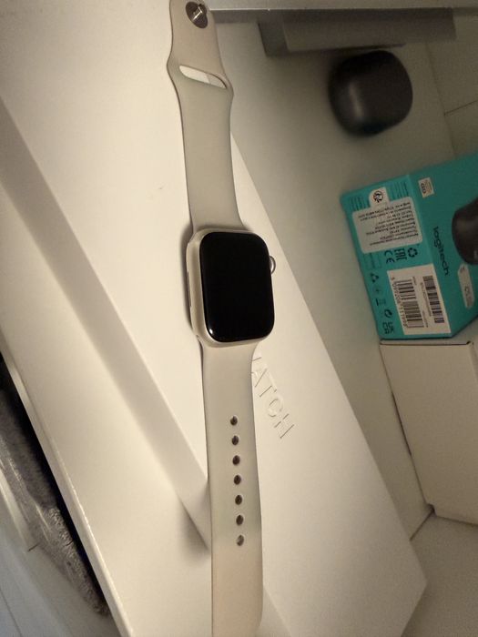 Apple Watch 8 41mm Starlight