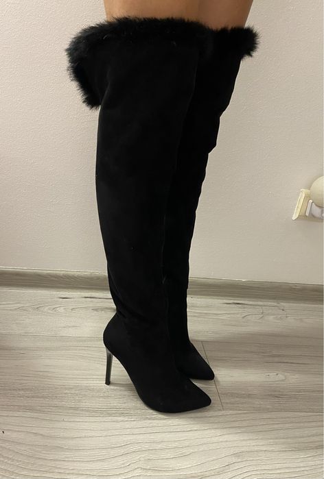 Cizme inalte cu puf