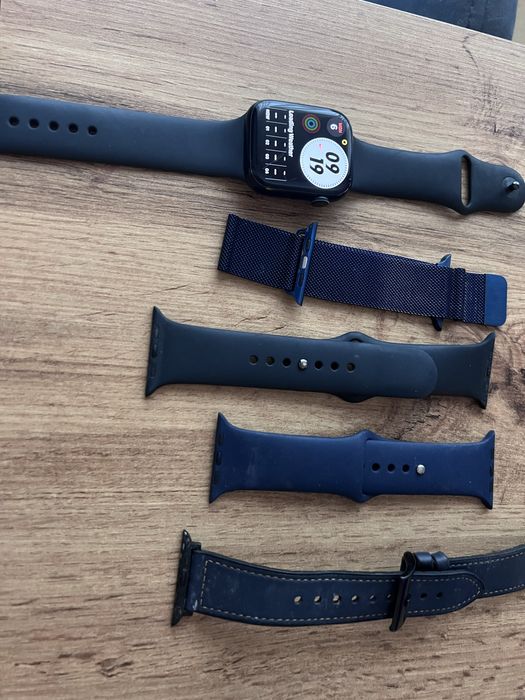 Apple watch 8 negru, 45 mm + 5 curele