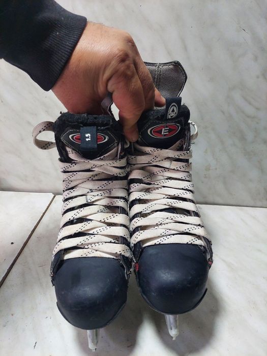 Patine 206 hochei hockey Easton marime 33-34 ( 21,7 cm)