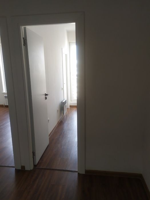 Срочно продаётся 1 ком квартира в чирчике Навастройка 2 мкн 7 этаж