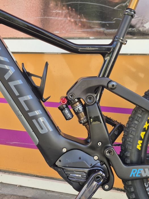 Bicicleta electrica  emtb Wallis full carbon 27.5