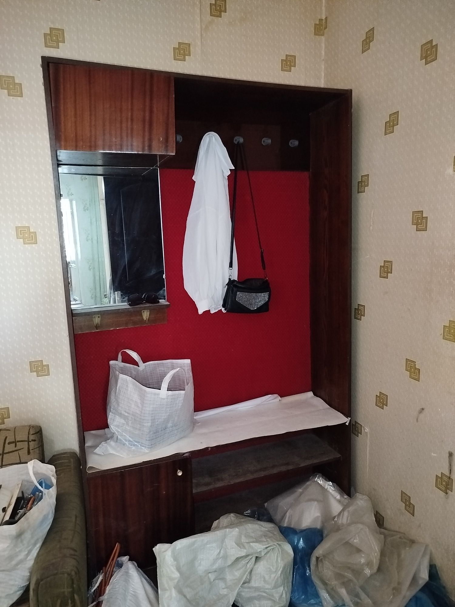 Отдам даром мебель б/у СССР