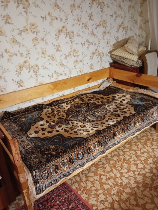 Кровать односпальная с матрасом