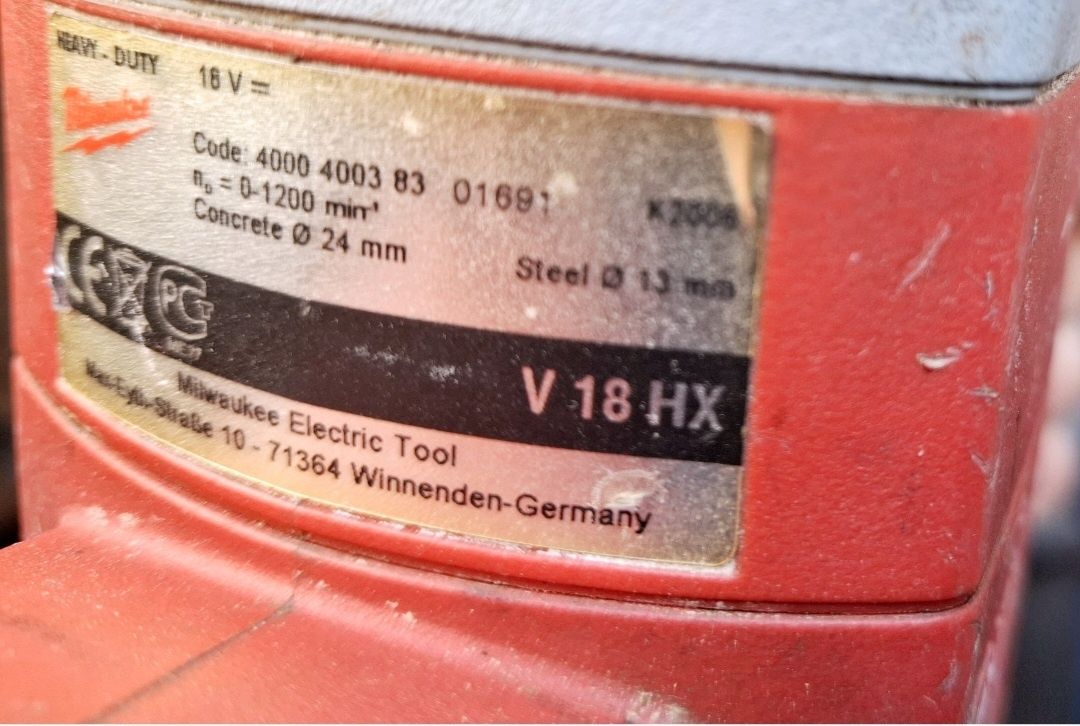 Milwaukee V18 HX перфоратор
