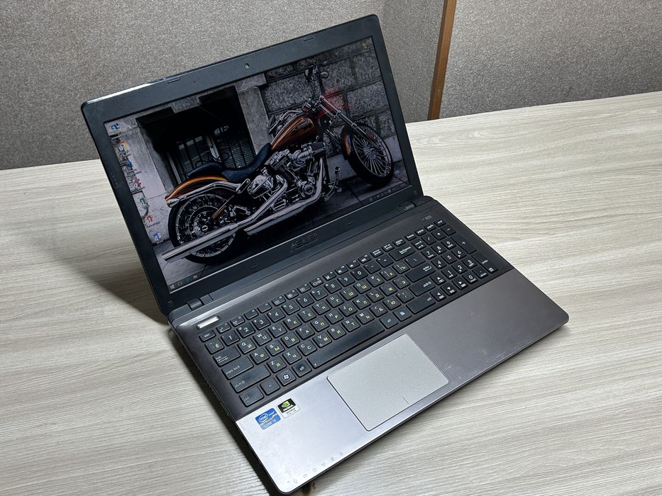 i5 Asus ноутбук в идеальном состояний