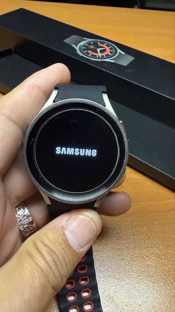 Продавам часовник Samsung Galaxy Watch 5Pro