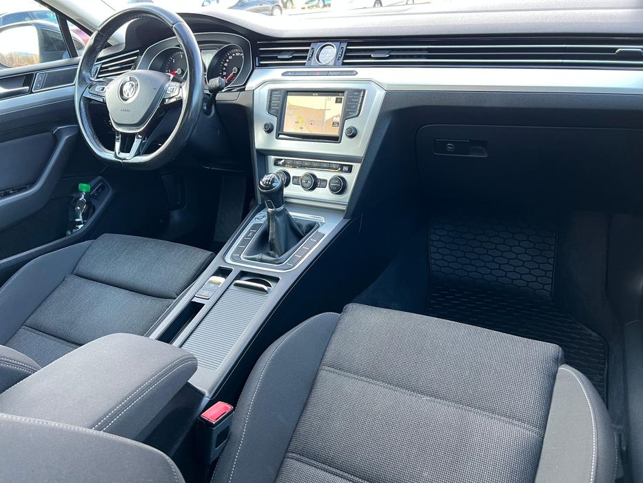Vw passat b8 / 2.0 tdi / 150CP / leduri / camera /distributie noua