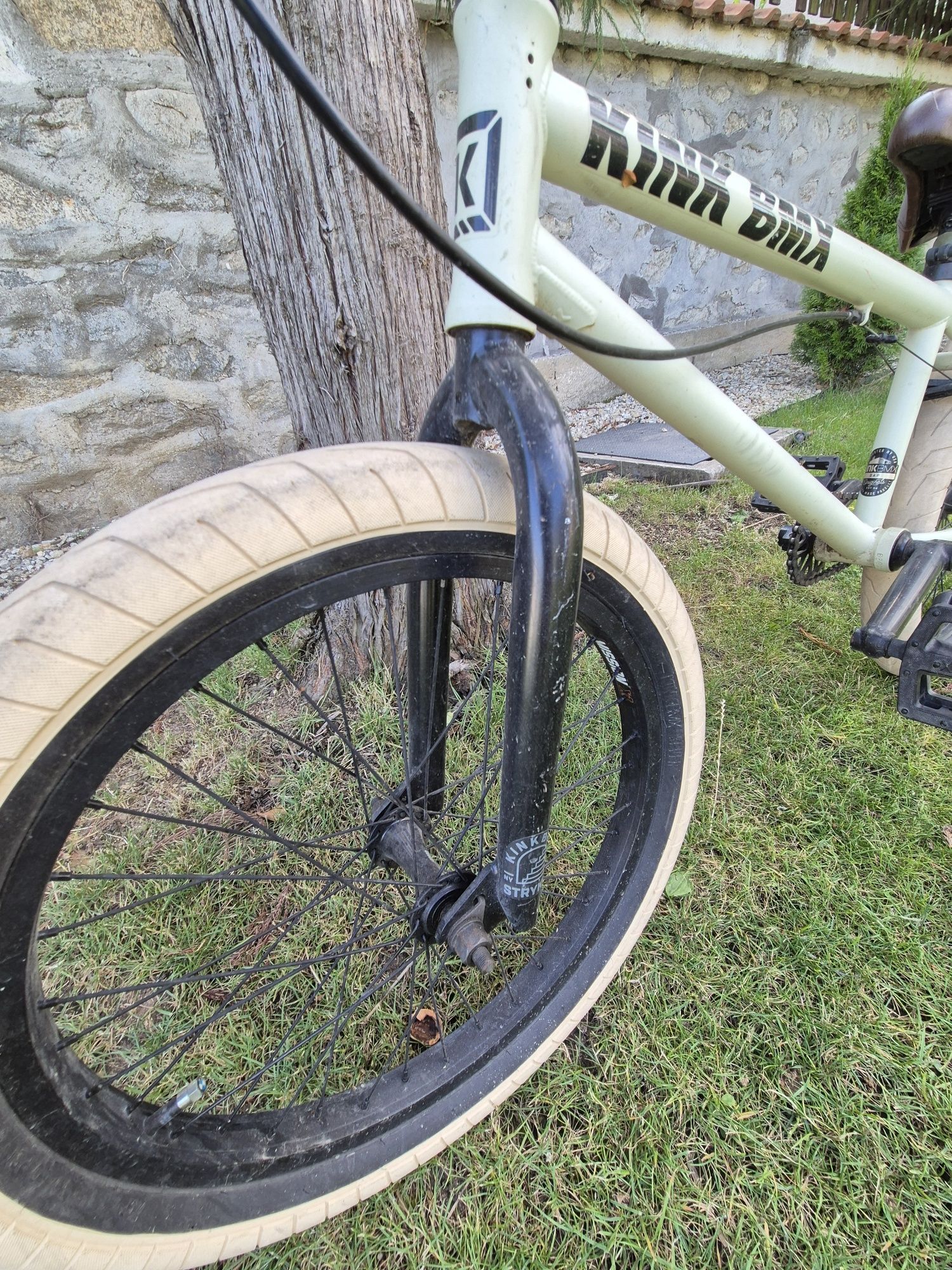 Колело KINK BMX custome edition