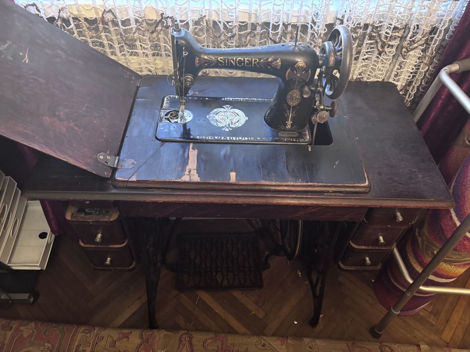 Masina de cusut SINGER