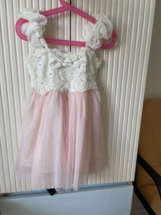 Нарядное платье на 3-5 лет