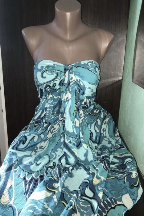 Два модела елегантни дамски рокли