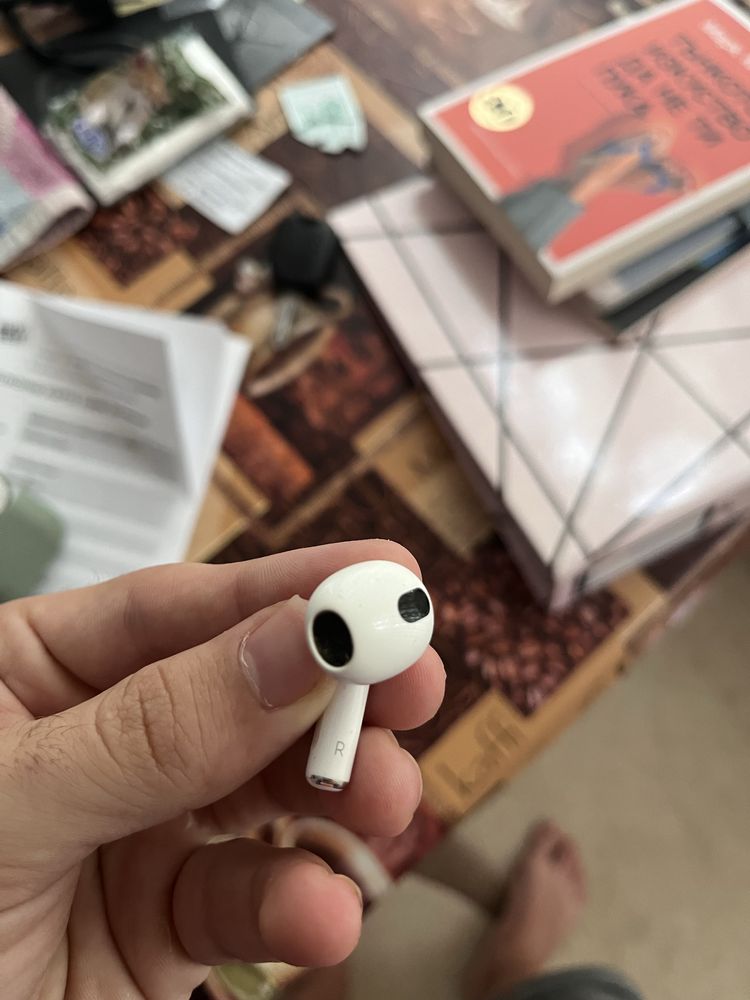 Apple AirPods 3 Lightning, бял