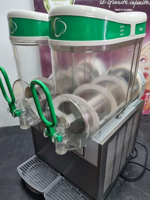 Aparat pentru suc Granita (suc cu fulgii de ghiață)Bras,