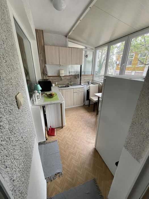 Дава се под наем Двустаен апартамент в Бургас, Възраждане - 52 кв.м за 510 € - Снимка #3