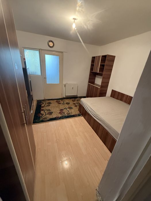 Proprietar inchiriez garsoniera