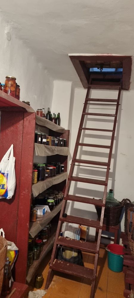 Vand casa de locuit