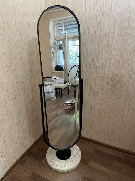 Зеркало стоячий