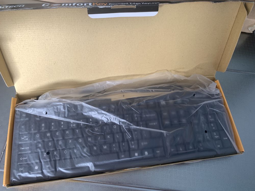 Tastatura A4TECH model KR85, cu USB, Negru