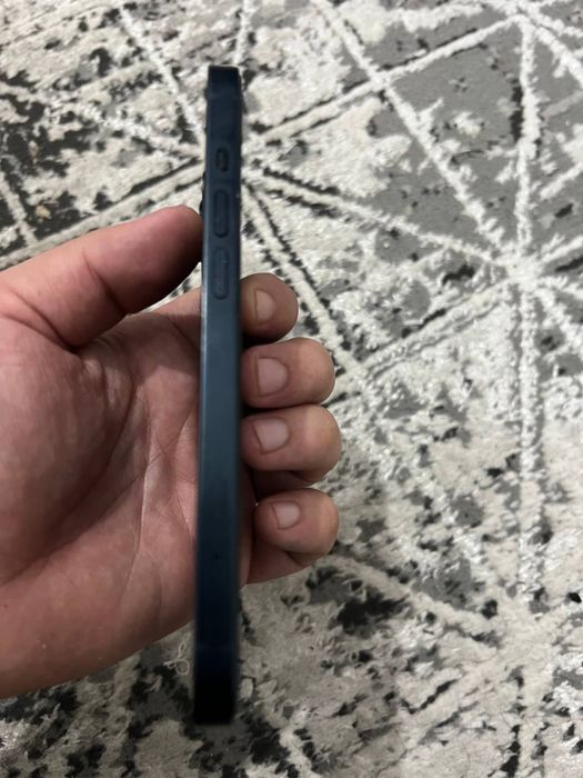 Iphone 13 128 sotiladi sostanya ideal aybi yoq qaropka bor