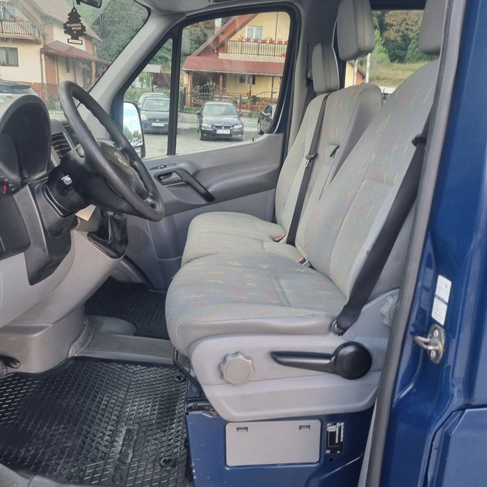 Vand vw crafter 2.5 tdi top.7 locuri.6+1 trepte