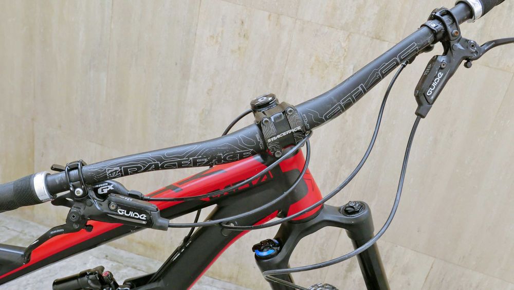 YT Capra AL Comp, 27.5 М, RockShox Lyrik 170 ход, 1x 11 SRAM GX