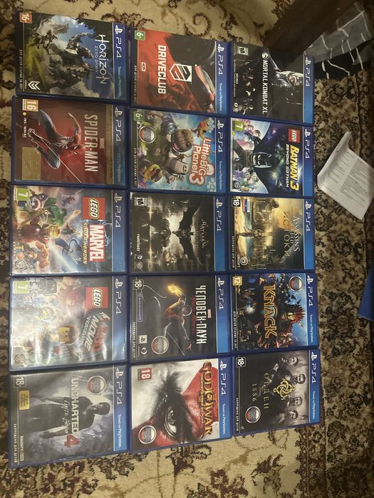 PS4 б/у отличного состояния