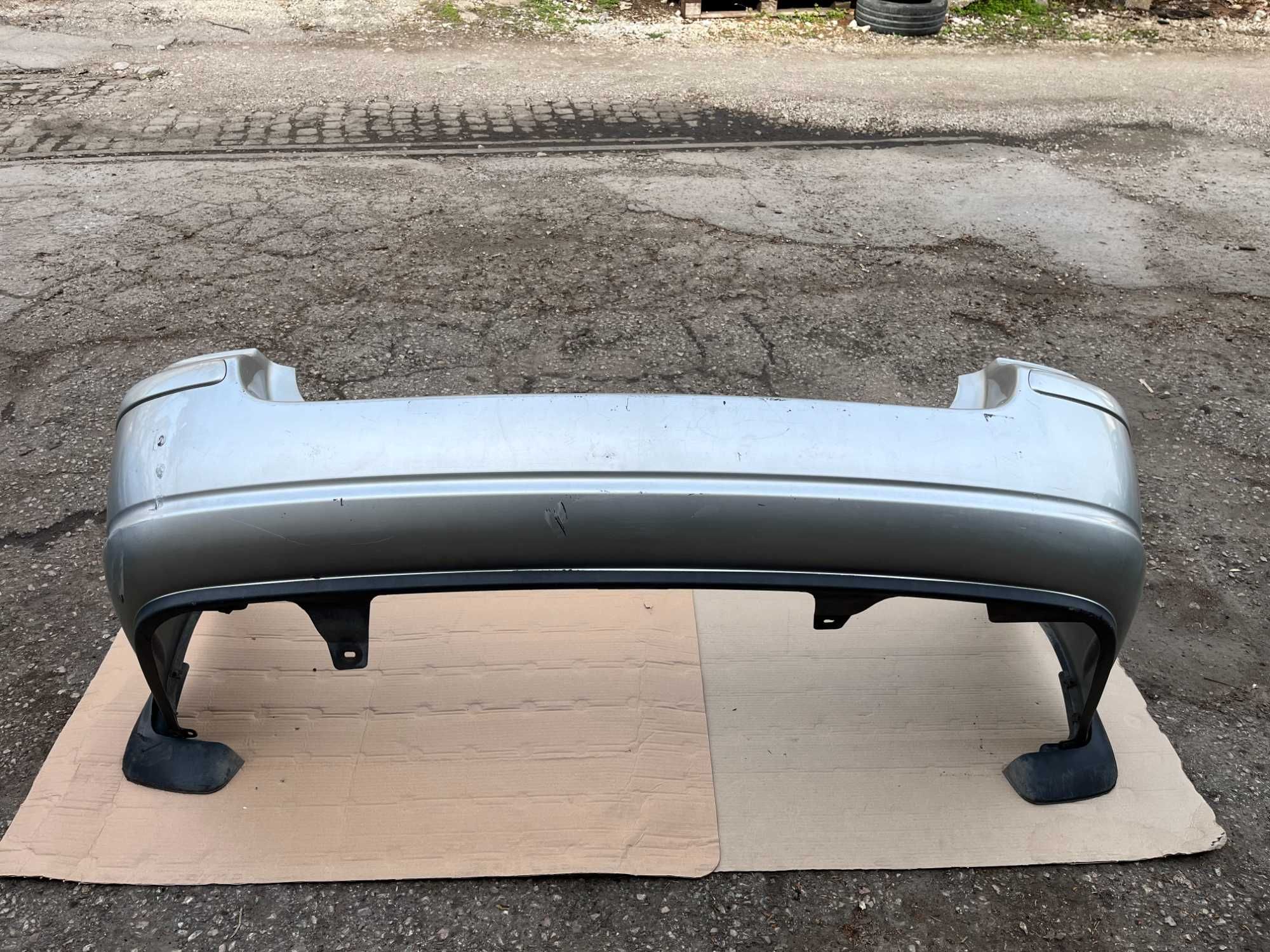 Задна броня за Toyota Avensis T25 Комби