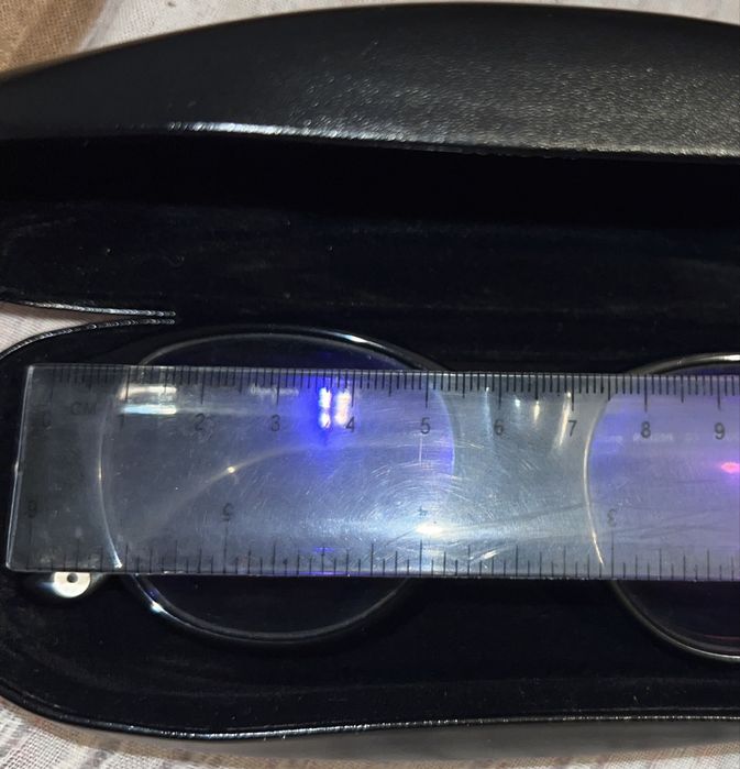 Vând ochelari de vedere