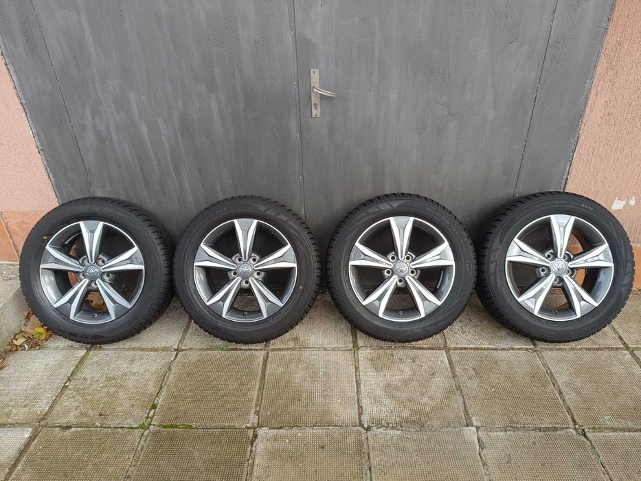ОРИГИНАЛНИ джанти със зимни гуми 17 '' 5x114,3 Тойота / TOYOTA CH-R