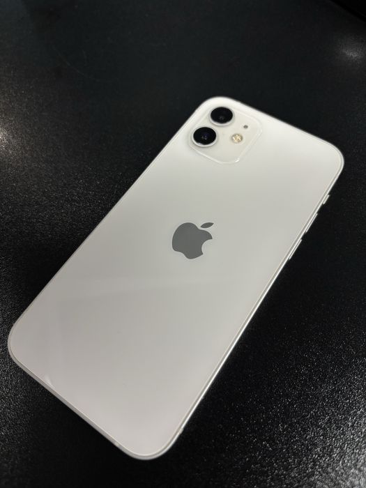 Iphone 12. В хорошем состоянии, изъян нет