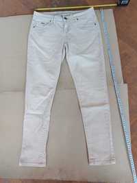 Дамски дънки джинси размер 36, талия 39см, дължина 93см