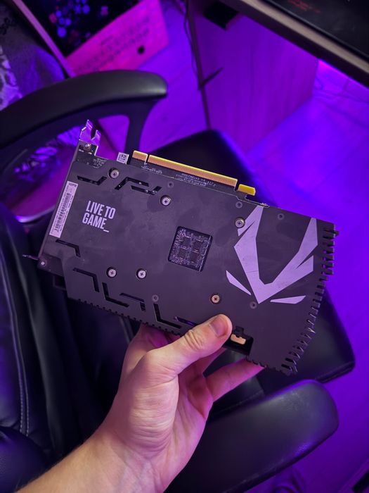 Vand placa video Zotac NVIDIA RTX 2060 de 6 GB