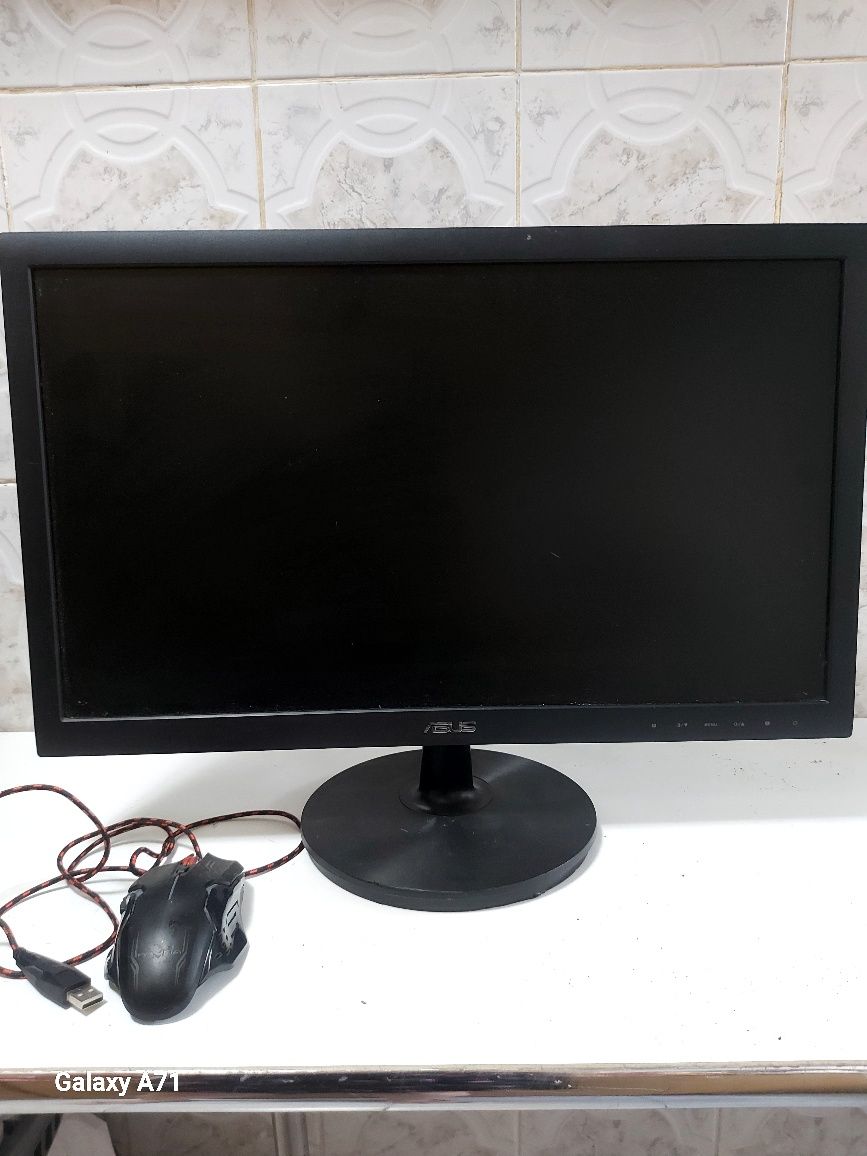 Unitate+monitor+mouse