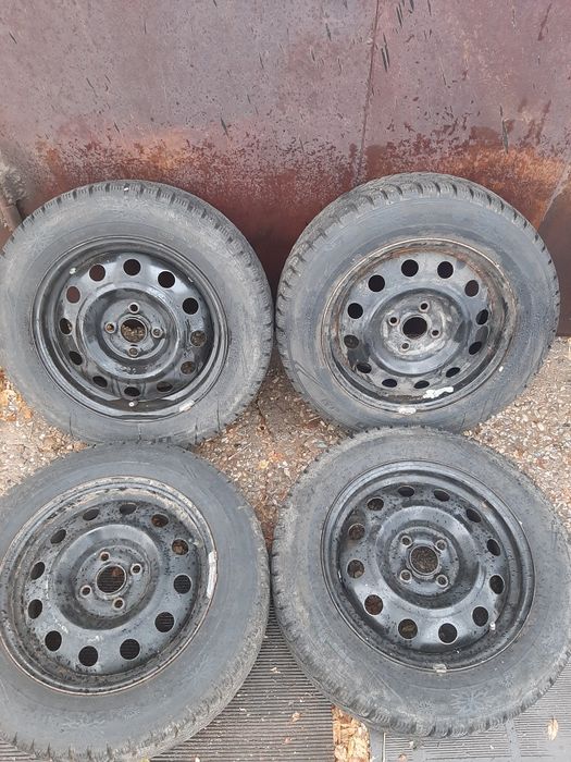 Продам колеса взборе р15 оригенал киа хундай.