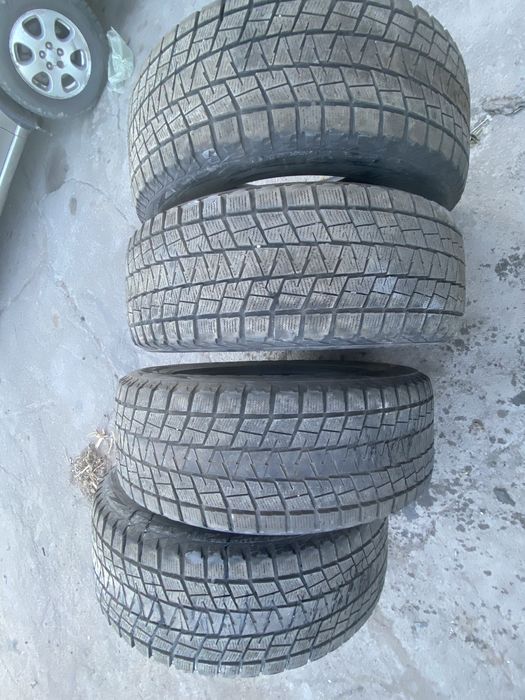 Комплект зимней резины r20 Bridgestone