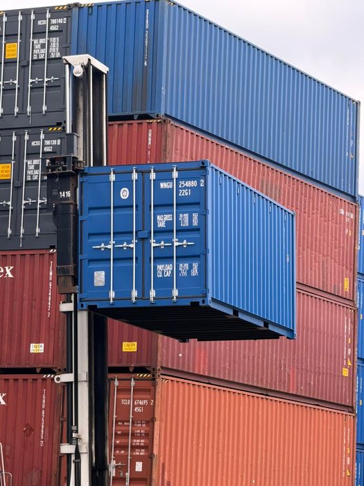 Vand / inchiriez containere