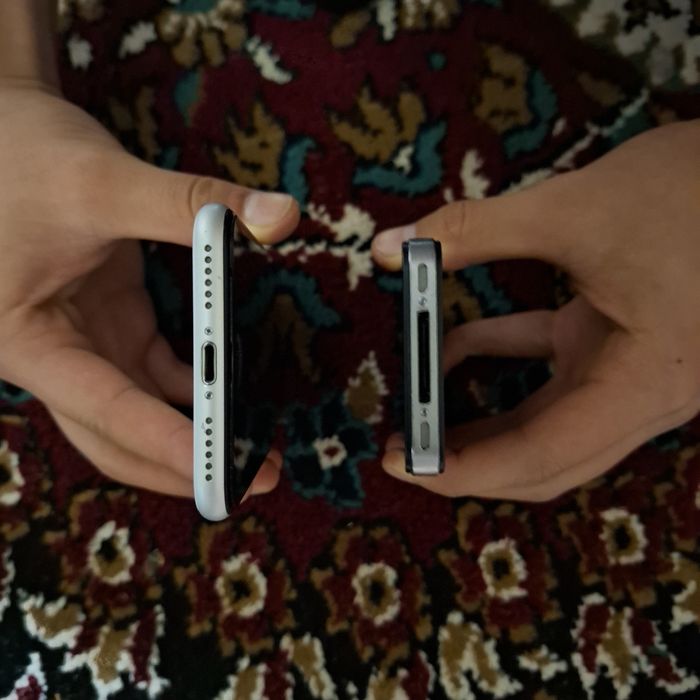 В отличном состояний iphone se2020 iphone 4s