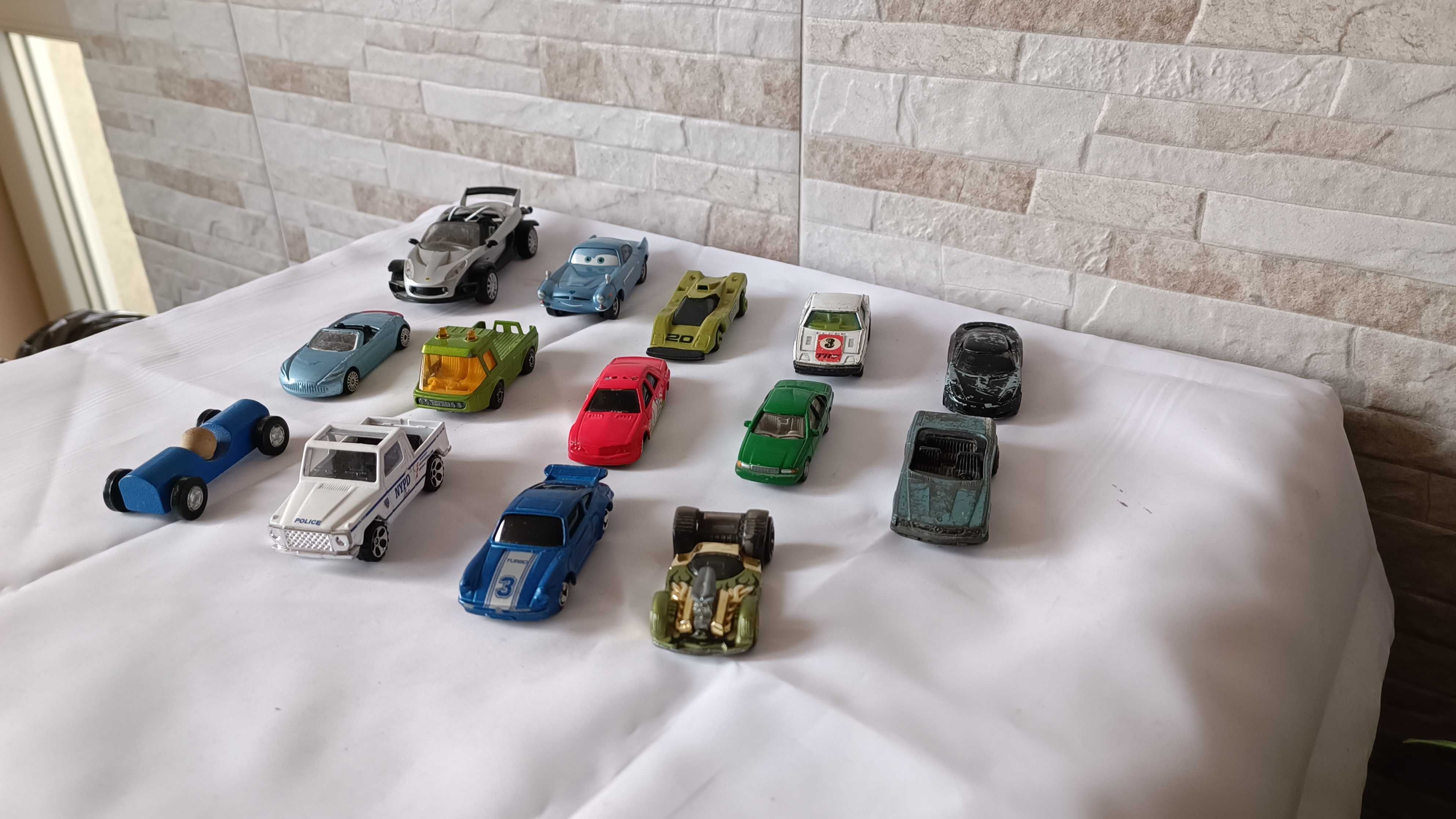 ЛОТ метални колички Matchbox, Maisto, Hot Wheels, Yatming и други