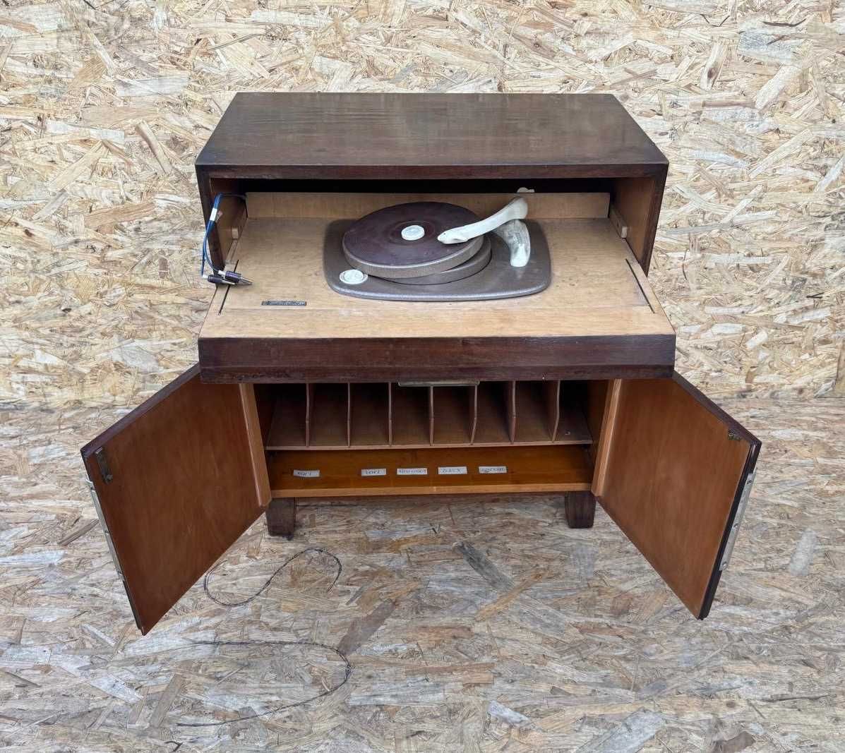 Comoda Vintage din lemn masiv cu pick-up si spatii pentru vinil